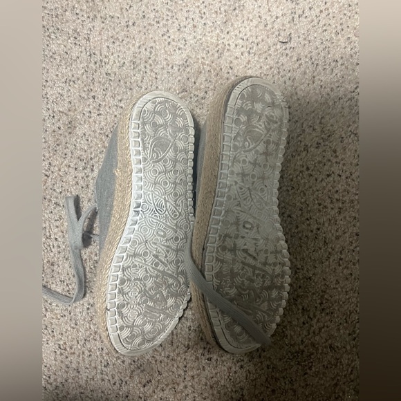 Blowfish Jellyfish Sneaker - Picture 6 of 6